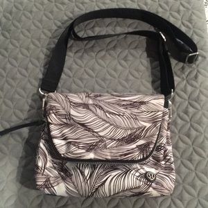 Lululemon Party Om Bag -Sketchy Palms White Black